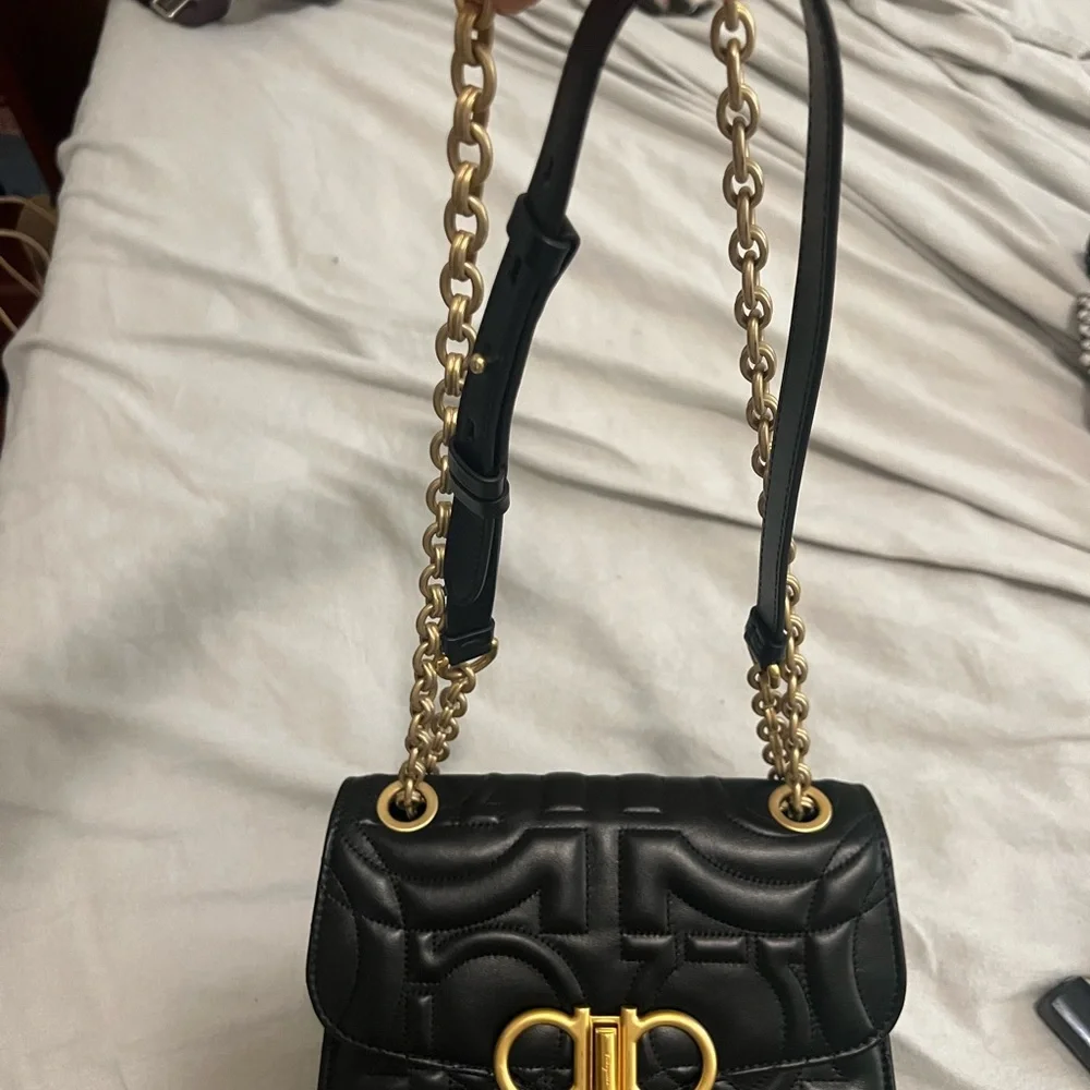 Salvatore Ferragamo gancini crossbody leather bag. - Picture 6 of 8